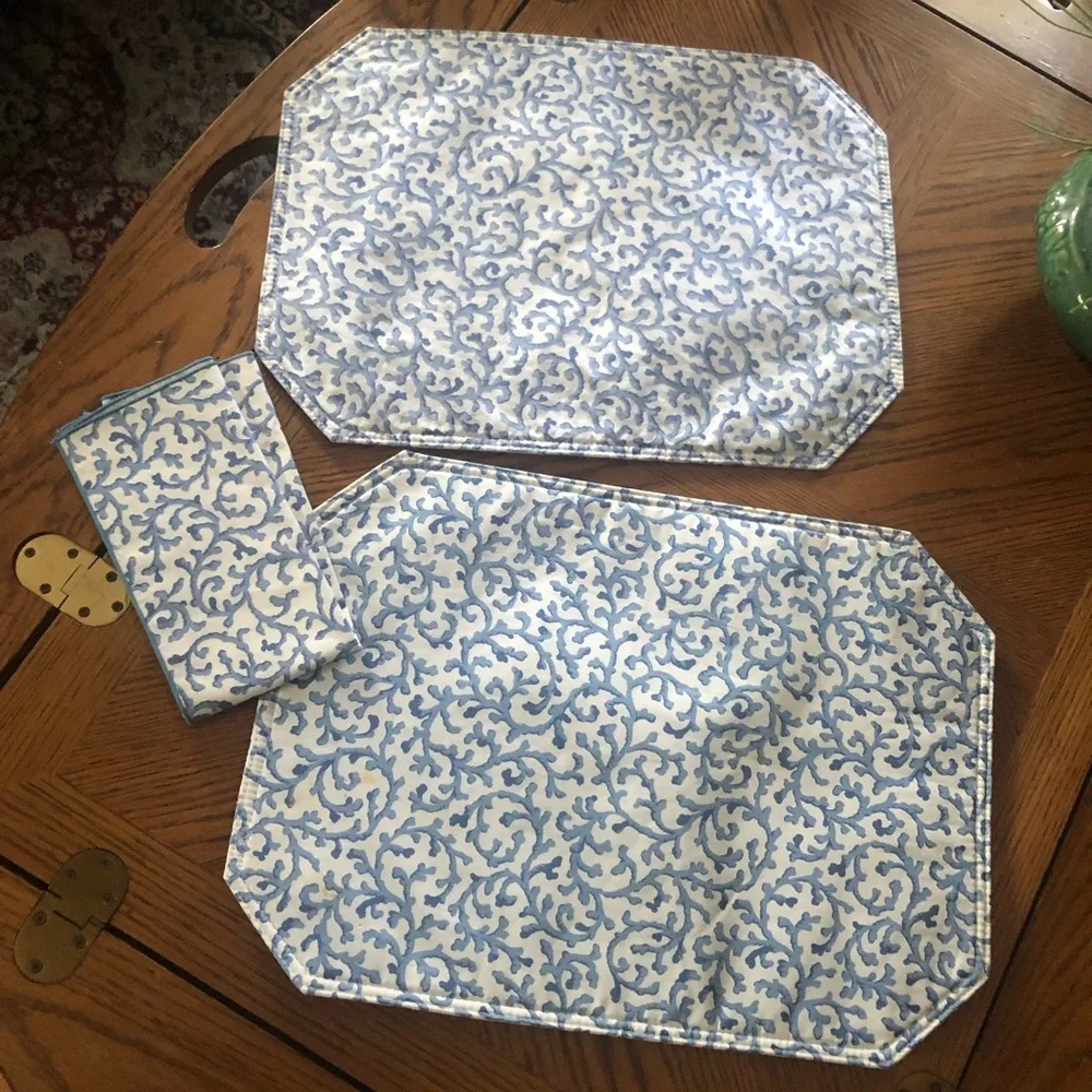 Vintage Blue & White Placements